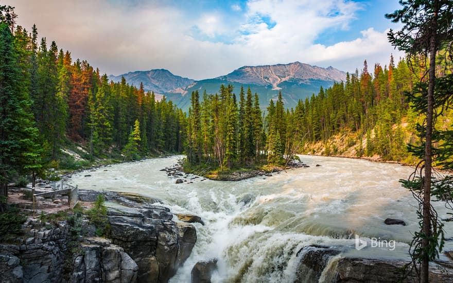 Sunwapta Falls in Jasper National Park, Canada