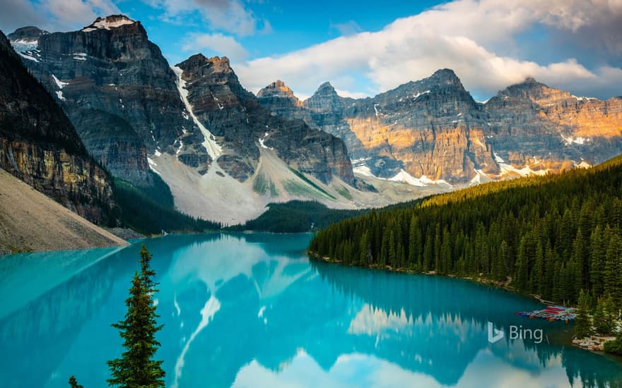 Moraine Lake in Banff National Park, Alberta, Canada