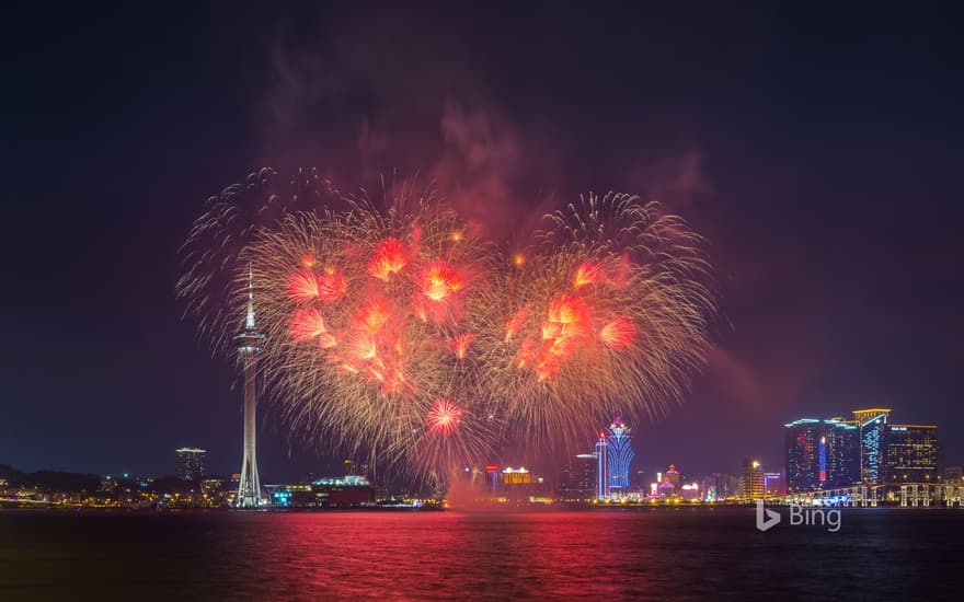 [Today's Tanabata] Red Heart-shaped Fireworks, Macau, China